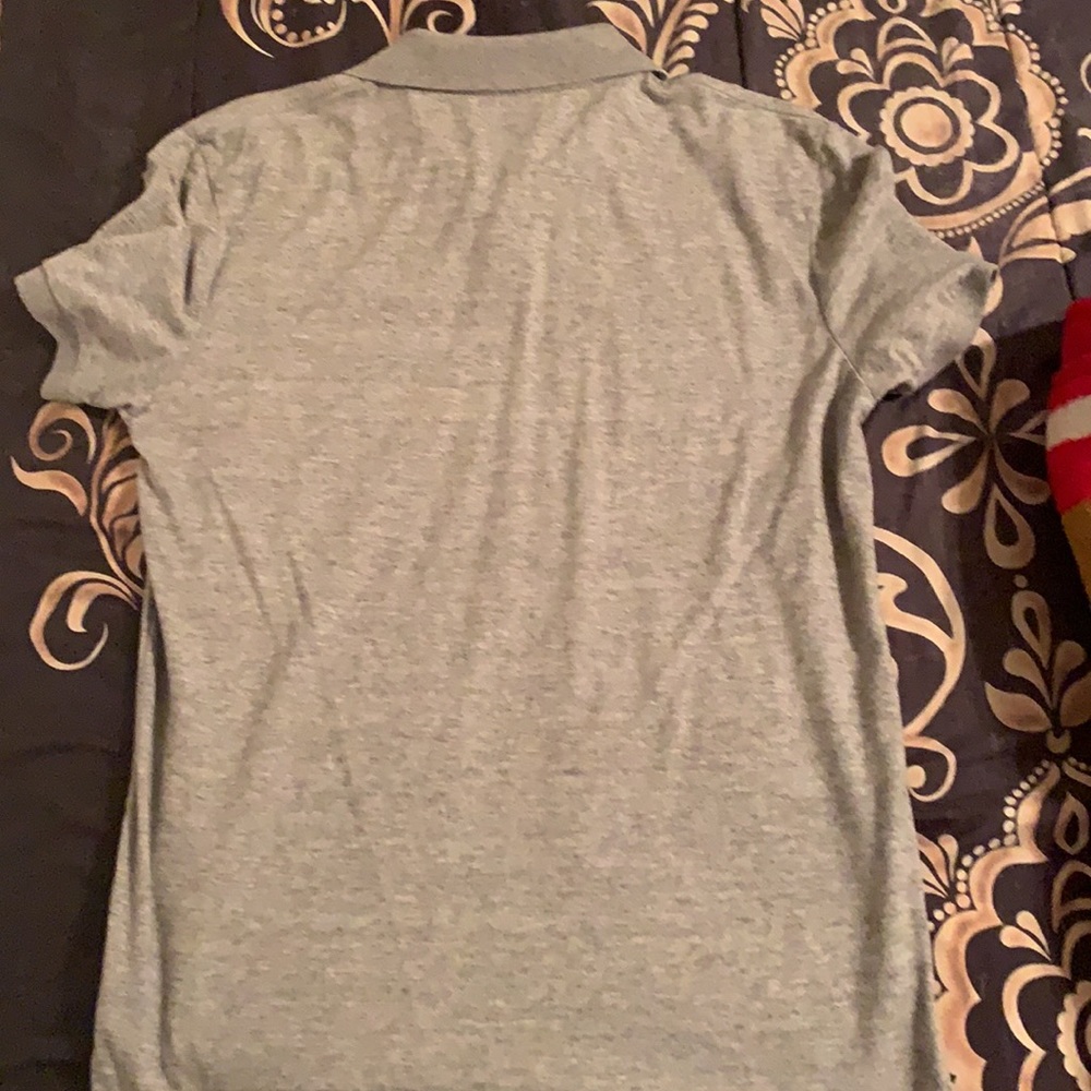 Lightly used, gray American Eagle polo. Size: slim fit Medium - Picture 2 of 3